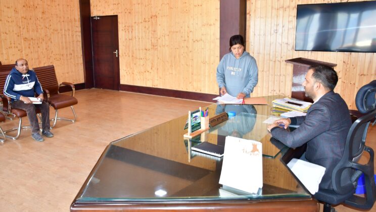 बागेश्वर:- जिलाधिकारी ने बीएसएनएल की लचर संचार व्यवस्था पर जताई कड़ी नाराजगी…नागरिकों को बेहतर सेवाएं देने के निर्देश