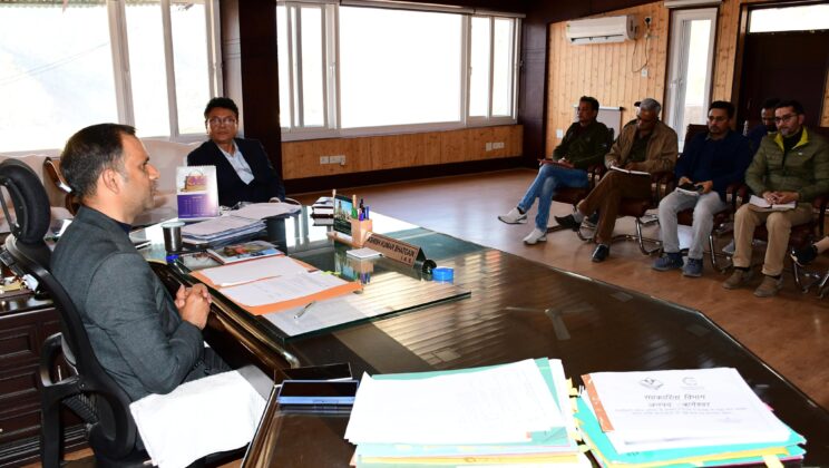 बागेश्वर – जिला गंगा समिति की बैठक में डीएम ने गंगा की सहायक नदियों को स्वच्छ रखने के दिये निर्देश