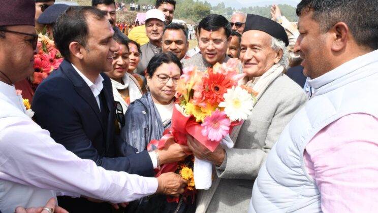 बागेश्वर:- मुख्यमंत्री पुष्कर सिंह धामी ने देहरादून -बागेश्वर -देहरादून और बागेश्वर -हल्द्वानी -बागेश्वर हेली सेवा का वर्चुअल माध्यम से झण्डी दिखाकर किया शुभारम्भ,