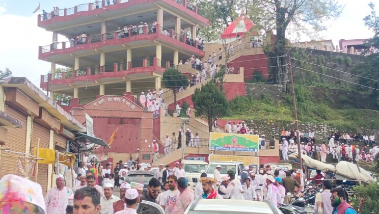 गरुड़ -दर्शन को तेरे आये,अम्बा जन तेरो होली गायन से गुंजायमान रहा कोट भ्रामरी मंदिर – उमड़ आयी कत्यूर घाटी की होलिया