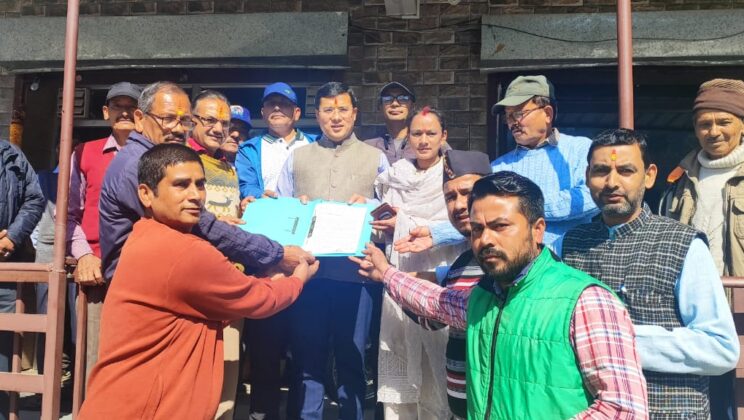 बागेश्वर – काशिल देव मंदिर का हो सौन्दर्यपरक….. विधायक सुरेश गड़िया को सौंपा ज्ञापन,