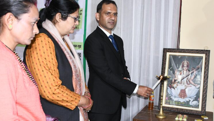 बागेश्वर – युवा शक्ति -नशामुक्ति थीम यूथ फैस्टेबल का बीडी पाण्डे खेल मैदान में जिलाधिकारी ने दीप प्रज्वलित कर किया शुभारंभ