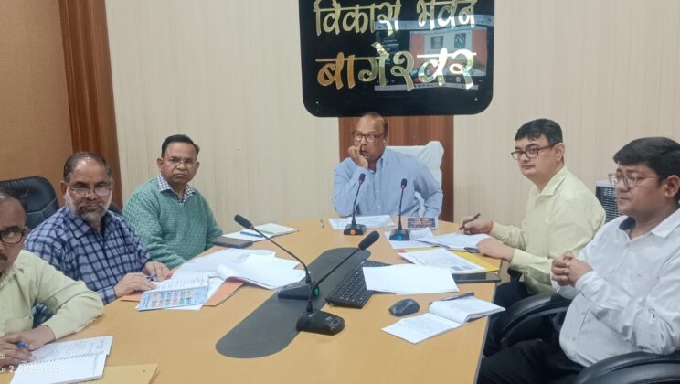 बागेश्वर:- मुख्य निर्वाचन अधिकारी उत्तराखंड ने अधिकारियों को भारत निर्वाचन आयोग के दिशा-निर्देशों के अनुरूप प्रभावी क्रियान्वयन के दिये निर्देश