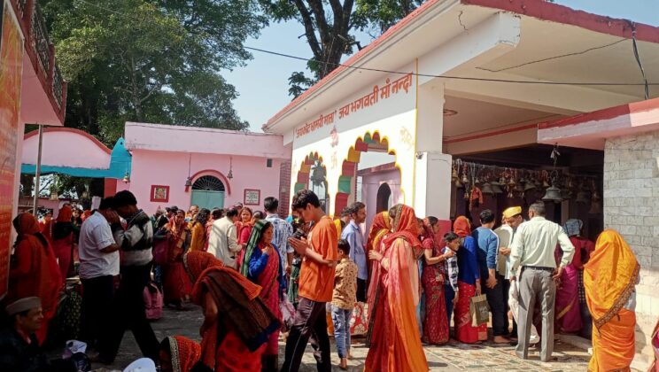 गरुड़ – चैत्राष्टमी नवरात्रि के पावन पर्व पर कोट भ्रामरी मंदिर में उमड़ी श्रद्धालुओं की भीड़