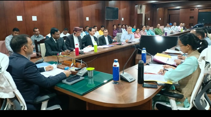 बागेश्वर – मासिक समीक्षा बैठक में जिलाधिकारी ने अभियोजन, पुलिस,खनन, परिवहन, आबकारी व राजस्व विभाग को दिये निर्देश