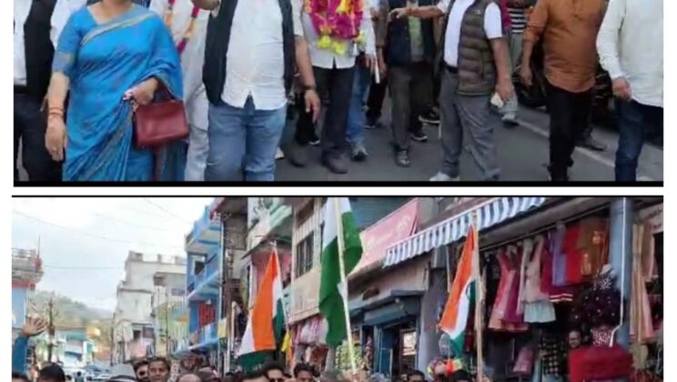 गरुड़ – पूर्व मुख्यमंत्री हरीश रावत ने भारतीय सेना के समर्थन में गरुड़ में निकाली रैली