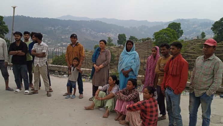 अल्मोड़ा:- मजदूर दिवस के उपलक्ष में राज्य विधिक सेवा प्राधिकरण के निर्देशानुसार अधिकार मित्रों ने दिखाया नुक्कड़ नाटक