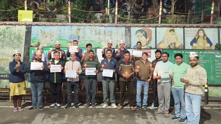 अल्मोड़ा:- पहलगाम में आतंकी हमले में मारे गये लोगों को दी गई श्रंद्धाजलि