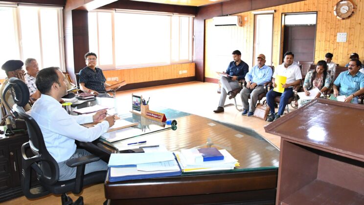 बागेश्वर – जिलाधिकारी ने ग्लेशियर ट्रेकिंग सुरक्षा और प्रबंधन पर की बैठक……. दिए आवश्यक निर्देश