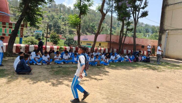 गरुड़ -भारतीय भाषाई समय कैंप में झलकी प्रेम सौहार्द की झलक….. पीएमश्री रा.इ.का. गरुड़ के पंचम दिवसीय शिविर में परोसे गये मराठी व्यंजन