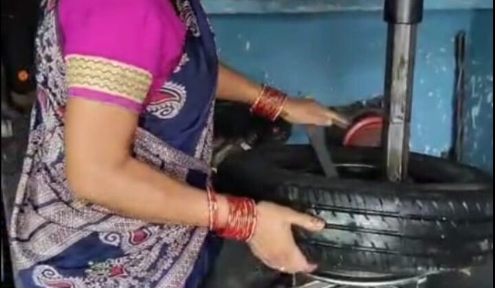 अल्मोड़ा – मदर्स-डे पर बिशेष रिपोर्ट…..स्वरोजगार में मातृशक्ति के बढ़ते कदम……