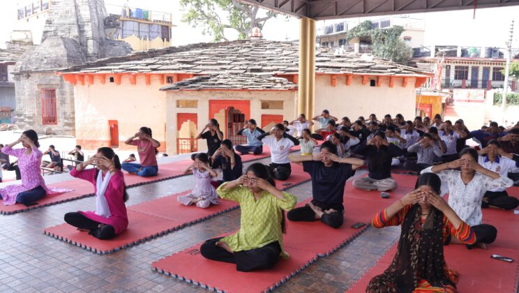 नंदा देवी परिसर में नमामि गंगे के तहत वेद, पुराणों और नदी सभ्यता पर हुई चर्चा…. सोबन सिंह जीना विश्वविद्यालय के शिक्षकों ने वेद ,पुराण, नदियों और योग पर की चर्चा