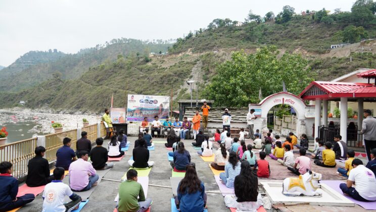 आज स्वामी विवेकानंद तपस्थली काकड़ीघाट में नमामि गंगे के तहत वेद, पुराणों और नदी सभ्यता पर हुई विशेष चर्चा