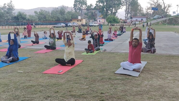 अल्मोड़ा:- शीतला देवी मंदिर परिसर ख़गमरा पुलिस लाइन में नमामि गंगे के तहत वेद, पुराणों और नदी सभ्यता पर हुई विशेष चर्चा