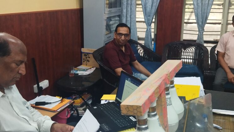 अल्मोड़ा:- उपकरण लग गए, लेकिन सुविधा कहाँ है?”……सामाजिक कार्यकर्ता संजय पाण्डे का प्रशासन से तीखा प्रश्न