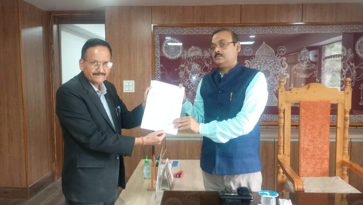 अल्मोड़ा:- राज्य आन्दोलनकारियों को आरक्षण में पृथक श्रेणी निर्धारण की मांग, मुख्यमंत्री को भेजा गया ज्ञापन