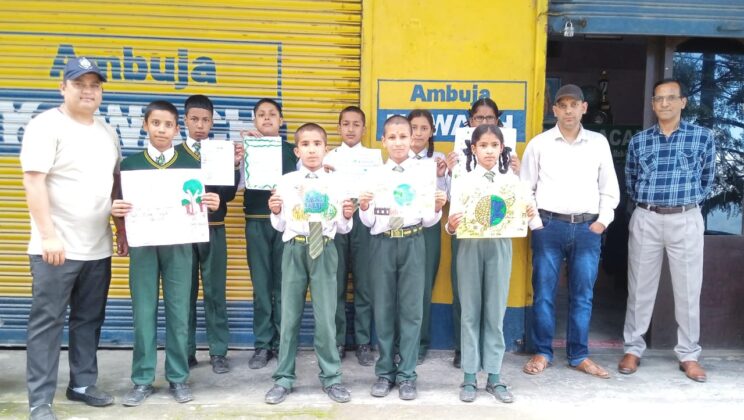 अल्मोड़ा:- जिला विधिक सेवा प्राधिकरण के निर्देशानुसार इस क्षेत्र में आयोजित किया गया विधिक जागरूकता शिविर एवं वृक्षारोपण