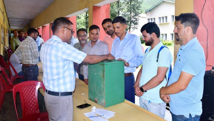 बागेश्वर – पीठासीन अधिकारी, मतदान अधिकारी प्रथम एवं ज़ोनल व सैक्टर मजिस्ट्रेटों को दिया गया प्रशिक्षण