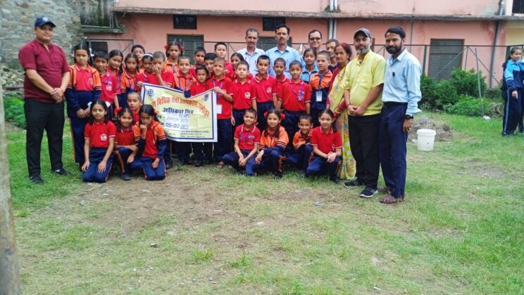 अल्मोड़ा:- अधिकार मित्रों द्वारा इस विद्यालय में आयोजित किया गया विधिक जागरूकता शिविर