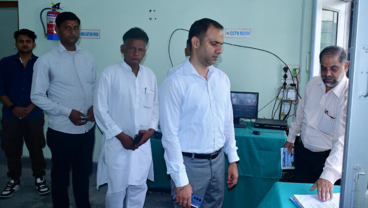 बागेश्वर – ईवीएम वेयर हाउस का डीएम ने किया मासिक निरीक्षण