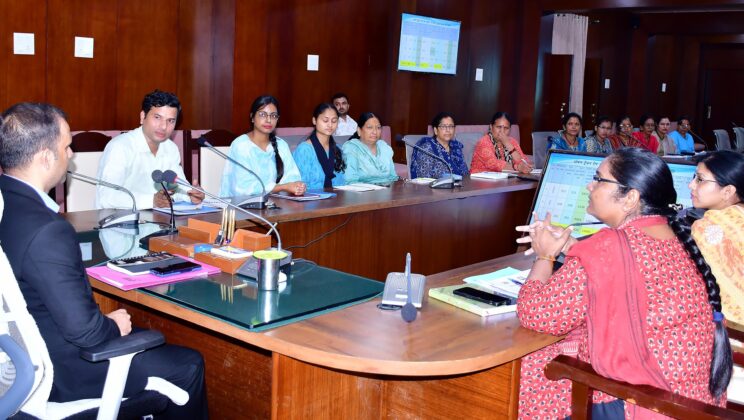 बागेश्वर – जिलाधिकारी ने महिला सशक्तिकरण एवं बाल विकास विभाग की ली समीक्षा बैठक
