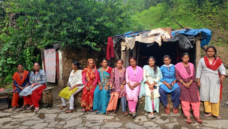 गरुड़ – अपनी जीत के प्रति आश्वस्त हो रही हैं प्रधान पद की दावेदार – सीता आर्या