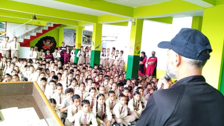 अल्मोड़ा:- अधिकार मित्रों द्वारा इस विद्यालय में चलाया गया विधिक जागरूकता शिविर