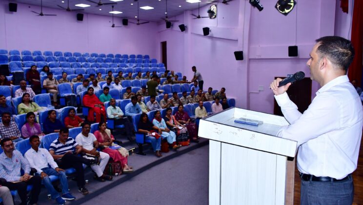 बागेश्वर – रविवार को जोनल मजिस्ट्रेटों, सेक्टर मजिस्ट्रेटों एवं पुलिस अधिकारियों को दिया गया प्रशिक्षण