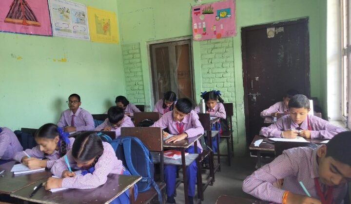 अल्मोड़ा:- अधिकार मित्रों द्वारा यहां आयोजित की गई चित्रकला व निबंध प्रतियोगिता