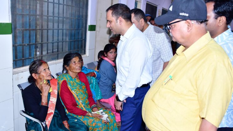 बागेश्वर -जिलाधिकारी ने जिला अस्पताल का किया औचक निरीक्षण