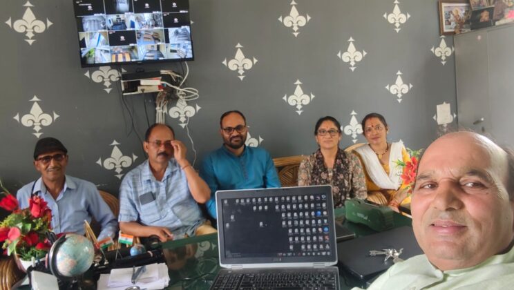 गरुड़ – स्वतंत्रता दिवस की पूर्व संध्या पर आदर्श ज्ञानार्जन विद्यालय में साहित्यिक संगोष्टी