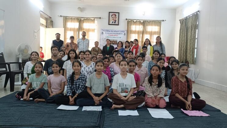 अल्मोड़ा:- विधिक सेवा प्राधिकरण द्वारा भातखंडे हिंदुस्तानी संगीत महाविद्यालय में आयोजित किया गया जागरुकता शिविर