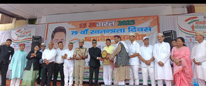 बागेश्वर – स्वतंत्रता दिवस के अवसर पर पर्यावरण और वानिकीविद किशन मलडा सम्मानित