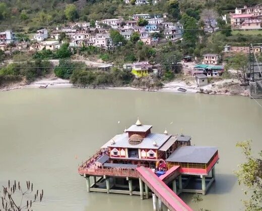 Uttarakhand:- उफान पर है गंगा और अलकनंदा….. बंद करवाया धारी देवी मंदिर