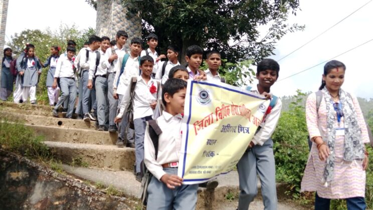 अल्मोड़ा:- जिला विधि सेवा प्राधिकरण के निर्देशानुसार अधिकार मित्रों द्वारा आयोजित की गई जागरूकता रैली व नुक्कड़ नाटक