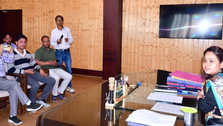 बागेश्वर -रजत जयंती वर्ष पर बागेश्वर में 3 से 9 नवम्बर तक विभागीय कार्यक्रमों की श्रृंखला शुरु…डीएम आकांक्षा कोंडे ने प्रेस वार्ता के दौरान दी जानकारी