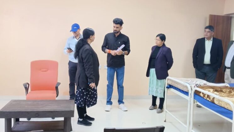 अल्मोड़ा:- जिला विधिक सेवा प्राधिकरण के निर्देशानुसार बेस अस्पताल में संचालित नशा मुक्ति केंद्र का किया गया निरीक्षण