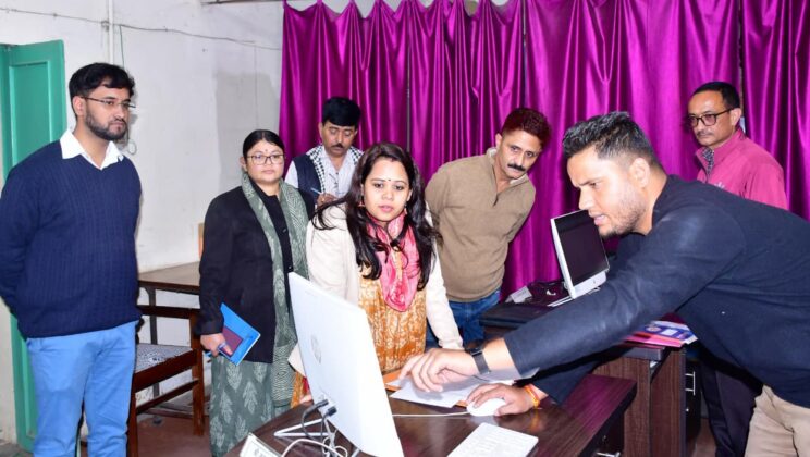 बागेश्वर – जिलाधिकारी ने तहसील बागेश्वर का किया औचक निरीक्षण…..जनसेवा में पारदर्शिता एवं गति पर दिया जोर