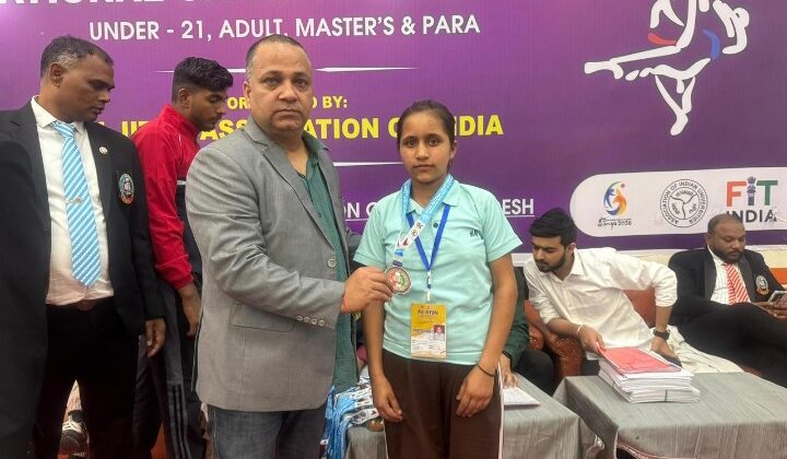 अल्मोड़ा:- राष्ट्रीय जुजित्सु में हिमानी को कांस्य पदक