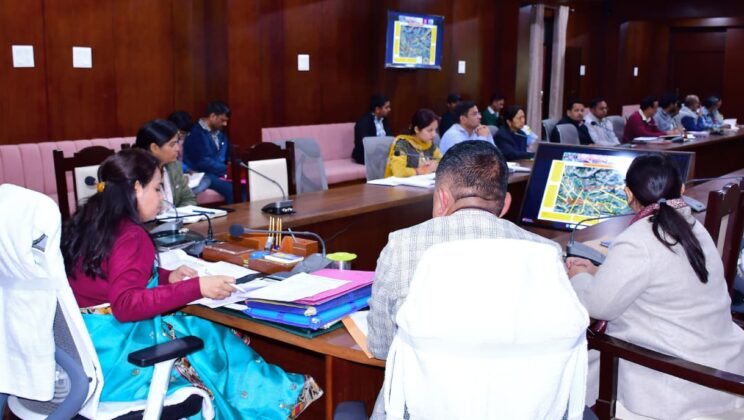 बागेश्वर -आपदा प्रबंधन को बनाएं क्रियाशील और प्रभावी — जिलाधिकारी ने मॉक ड्रिल की तैयारियों की ली समीक्षा बैठक
