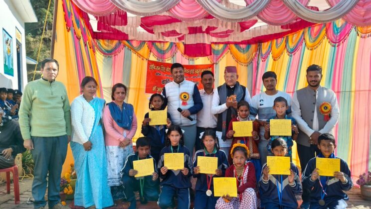 गरुड़ – शहीद रामसिंह बोरा राजकीय हाईस्कूल भगरतोला में रंगारंग सांस्कृतिक कार्यक्रमों के बीच वार्षिकोत्सव सम्पन्न