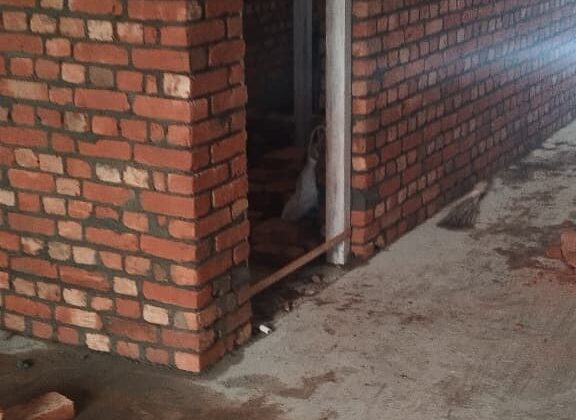 अल्मोड़ा:- सामाजिक कार्यकर्ता संजय पांडे के प्रयासों से जिला अस्पताल में हो रहा है ऑडियोमैट्री कक्ष का निर्माण