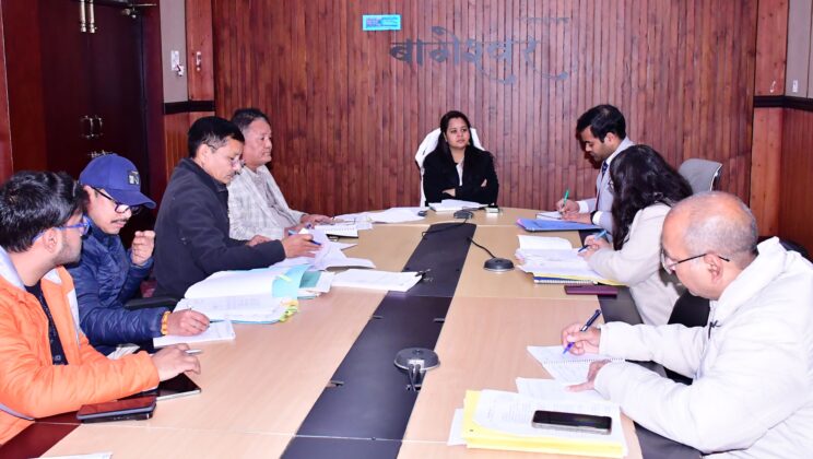 बागेश्वर – हाईकोर्ट आदेशों के अनुपालन की समीक्षा बैठक संपन्न, जिलाधिकारी ने सभी अतिक्रमणों की रिपोर्ट कल तक मांगी