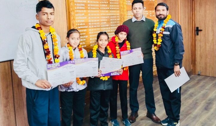 राष्ट्रीय चैंपियनशिप में अल्मोड़ा के खिलाड़ियों ने एक स्वर्ण सहित जीते तीन पदक… जिलाधिकारी ने किया सम्मानित