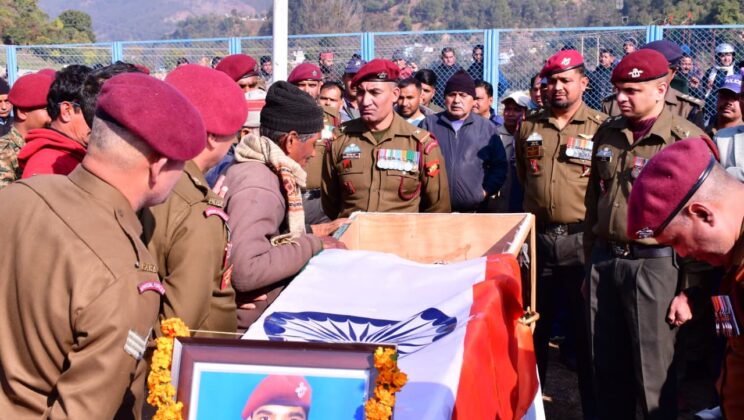 बागेश्वर -शहीद हवलदार गजेंद्र सिंह गढ़िया को अंतिम विदाई, पूरे जनपद में शोक का माहौल