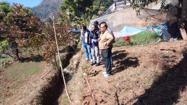 बागेश्वर:- मुख्य विकास अधिकारी ने बागेश्वर से गरुड़ तक विकास कार्यों का किया स्थलीय निरीक्षण – गुणवत्ता पर विशेष जोर