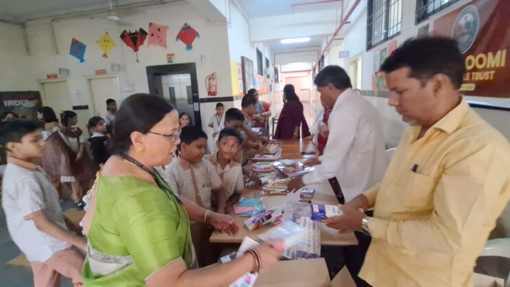 जरूरतमंद बच्चों के सपनों को मिली नई उड़ान…… देवभूमि चैरिटेबल ट्रस्ट द्वारा वितरित की गई शैक्षणिक सामग्री