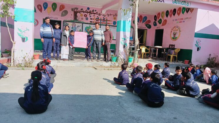 अल्मोड़ा:- अंतर्राष्ट्रीय मातृभाषा दिवस पर विद्यार्थियों ने कुमाऊंनी भाषा में रखी अपने मन की बात