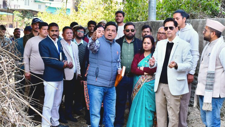 बागेश्वर – कुन्ती नाले का मंडलायुक्त ने किया स्थलीय निरीक्षण….. जलभराव व मलबा समस्या के स्थायी समाधान की तैयारी