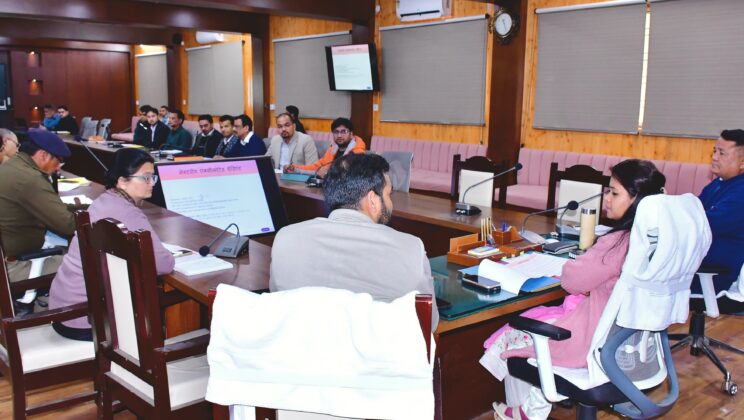 बागेश्वर:- वनाग्नि पर कड़ा रुख……दोषियों पर नियमों के तहत होगी सख्त कार्रवाई – डीएम आकांक्षा कोंडे